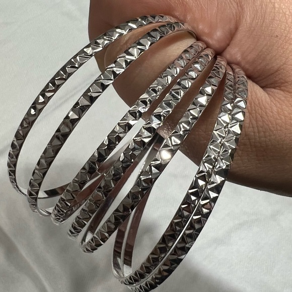 Beautiful Girls Silver 7 pcs Bangle Set - Picture 3 of 8